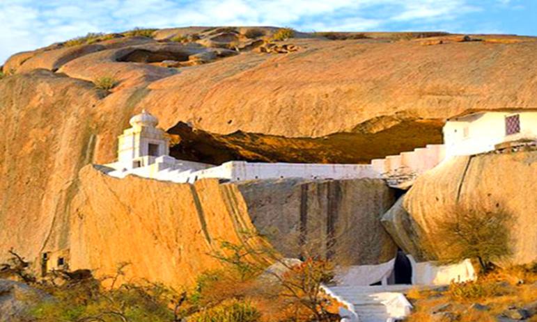 Dev Giri Temple jawai bandh